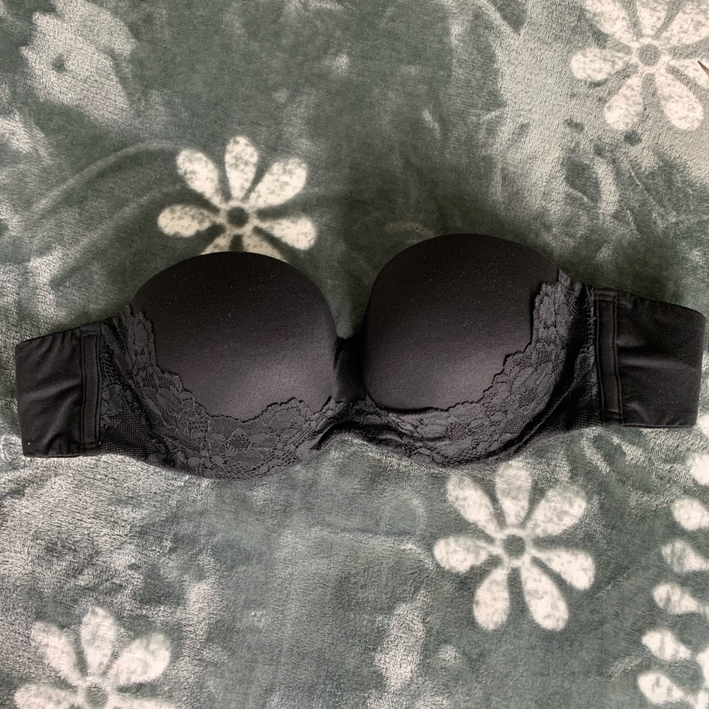 Victoria’s Secret Black Strapless Bra 32D push up lightly lined
